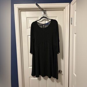 Apt. 9 XL Dress. Like New. 95% Polyester, 5% Spandex. Very Nice & Comfortable!